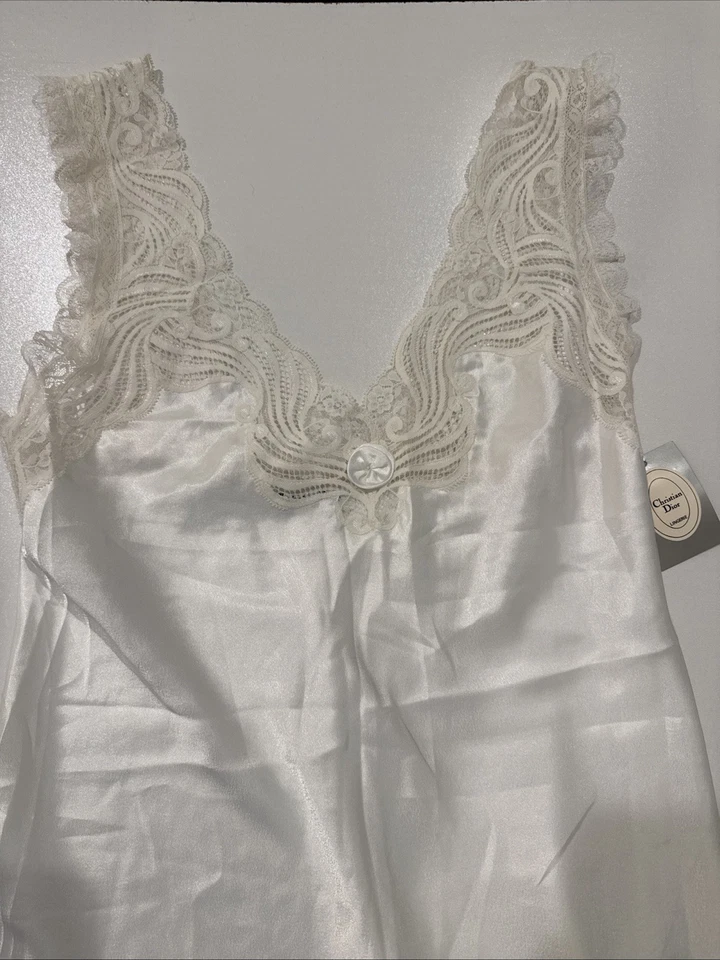 Vestido Blanco Vintage Dior Íntimo Nuevo con Etiquetas Satén, Encaje, Roseta Damas Talla Mediana Foto 2 de 4