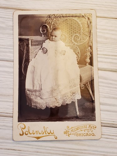 Vintage Schrankkarte süßes kleines Baby auf Stuhl Polenaky Studio Chicago IL 4x6