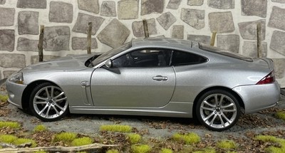 1/18 AUTOart 2006 Jaguar XK Coupe RHD Liquid Silver Read