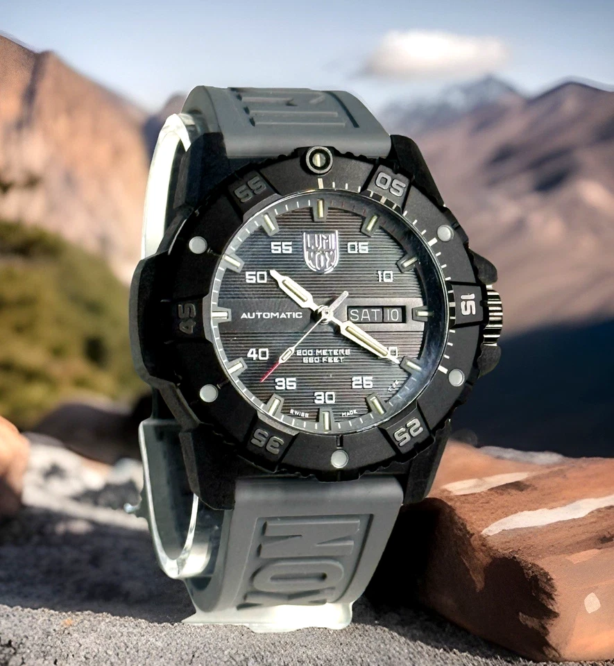 Luminox XS.3875 Master Carbon Seal Automatic With Extra Bracelet  - Image 3 of 4