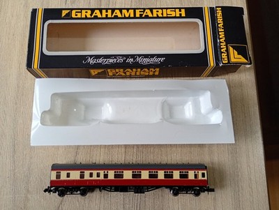 Graham Farish Spur N 0696 Crimson & Cream Mk1 BCK Brake Corridor Coach W21021