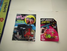 1975 Paramount Official STAR TREK AHI Phaser Saucer Gun On Card With 3 Saucers