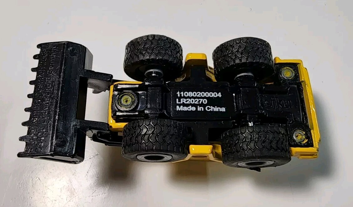 SIKU 802 Construction Front Loader Yellow/Black HO Diecast/Plastic