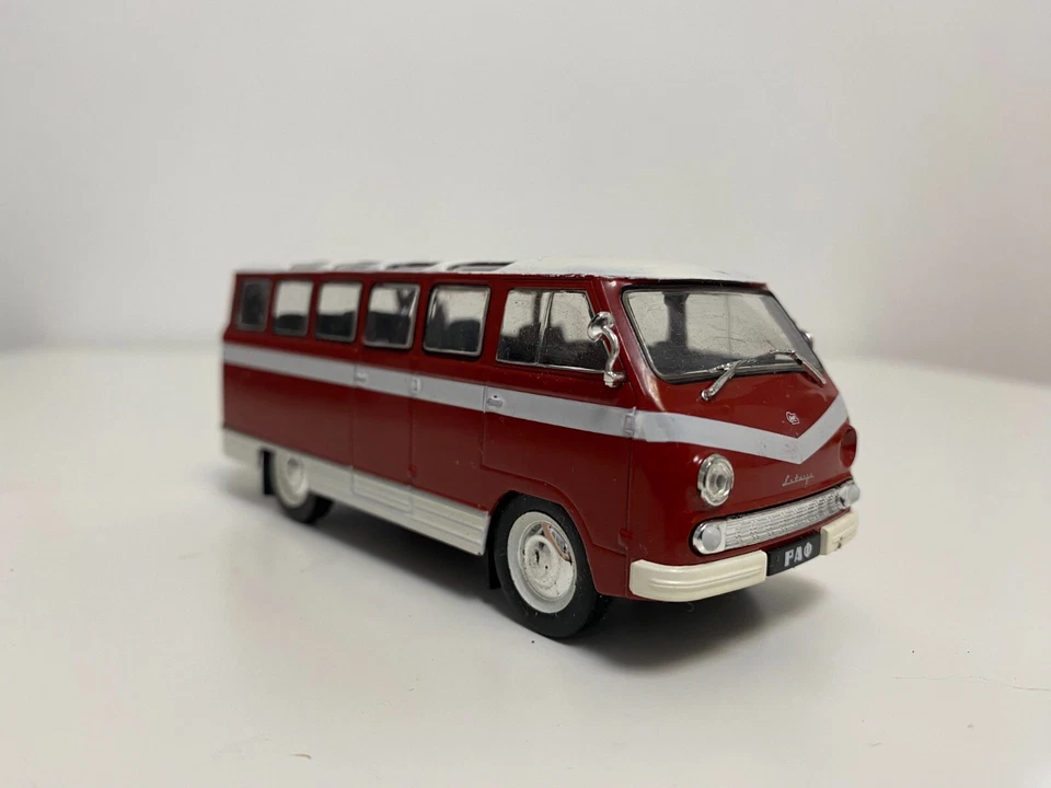 DeAgostini 1:43 Russian minibus RAF-977D Latvia №132 Cars USSR - Image 4 of 4
