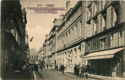 Old postcard AK PARIS 2nd Town Hall of Iie Arr. Rue de la Banque. (626334)