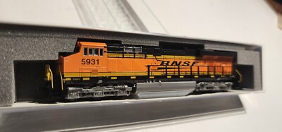 KATO カトー　USA GE ES44AC BNSF N Scale ES44AC BNSF Kato Product Review - YouTube