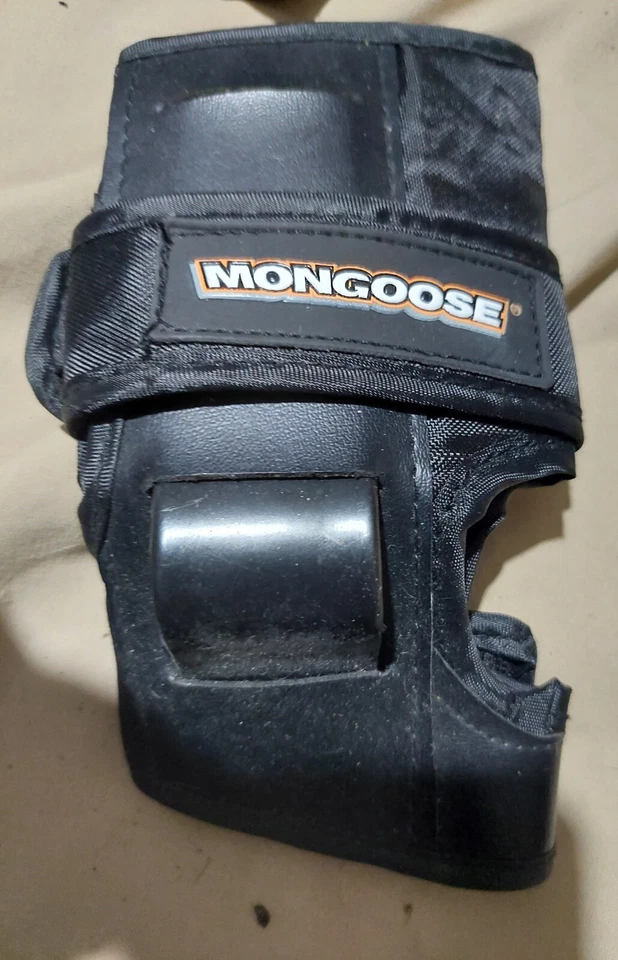 Rare 6 Piece Youth Mongoose 779B Gel Knee Elbow Wrist Pad Set BMX Skateboard - Image 2 of 4