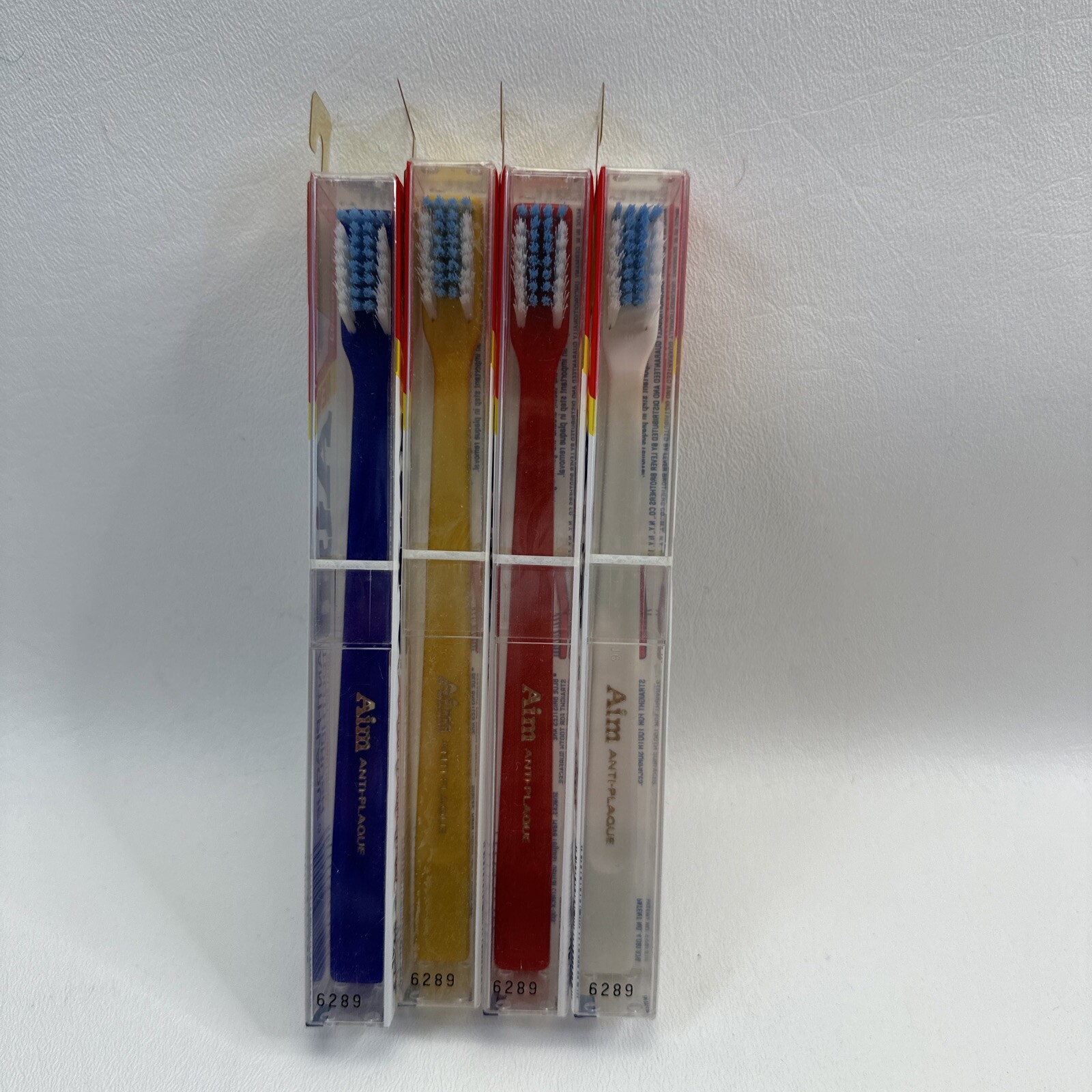 Lot Of 4 Vintage Aim Anti Plaque Toothbrush Compact Head Adult Soft 6289 NEW