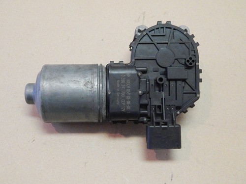 Citroen C5 TypD 02Bj Scheibenwischermotor vorne 0390241700