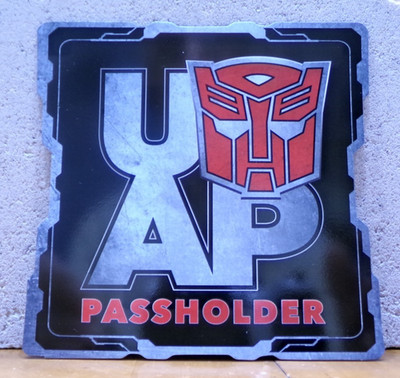 UNIVERSAL STUDIOS PARKS ORLANDO PASSHOLDER TRANSFORMERS TRIBUTE MAGNET EXCLUSIVE