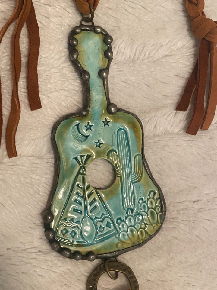 Ожерелье Art By Amy ручной работы Tepee Cactus Гитара Керамическая Кожа Концертные Ночи - Изображение 2 из 4