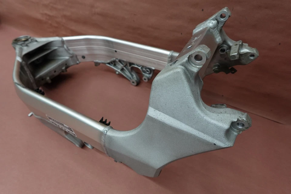 Chassi quadro principal Honda Interceptor 800 VFR800 1998-2001 - Imagem 4 de 4