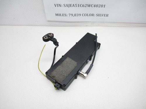02-08 Jaguar X-Type Side Radio Antenna Amplifier 1X43-18C847-AC OEM - Picture 5 of 6