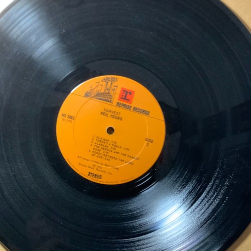 NEIL YOUNG-HARVEST-ORIGINAL 1972 REPRISE VINYL-USED-TEXTURED JACKET & INSERT - Picture 9 of 11