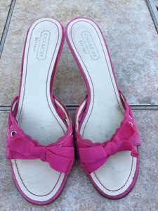 pink sandals kitten heel