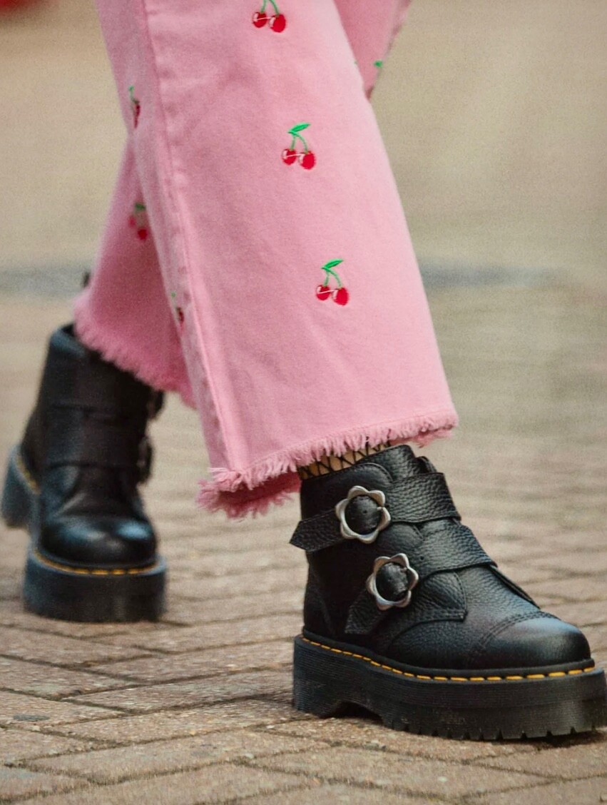 Dr.Martens レディース デボン フラワー 23cm Dr. Martens DEVON FLOWER LEATHER PLATFORM BOOTS MSRP $240