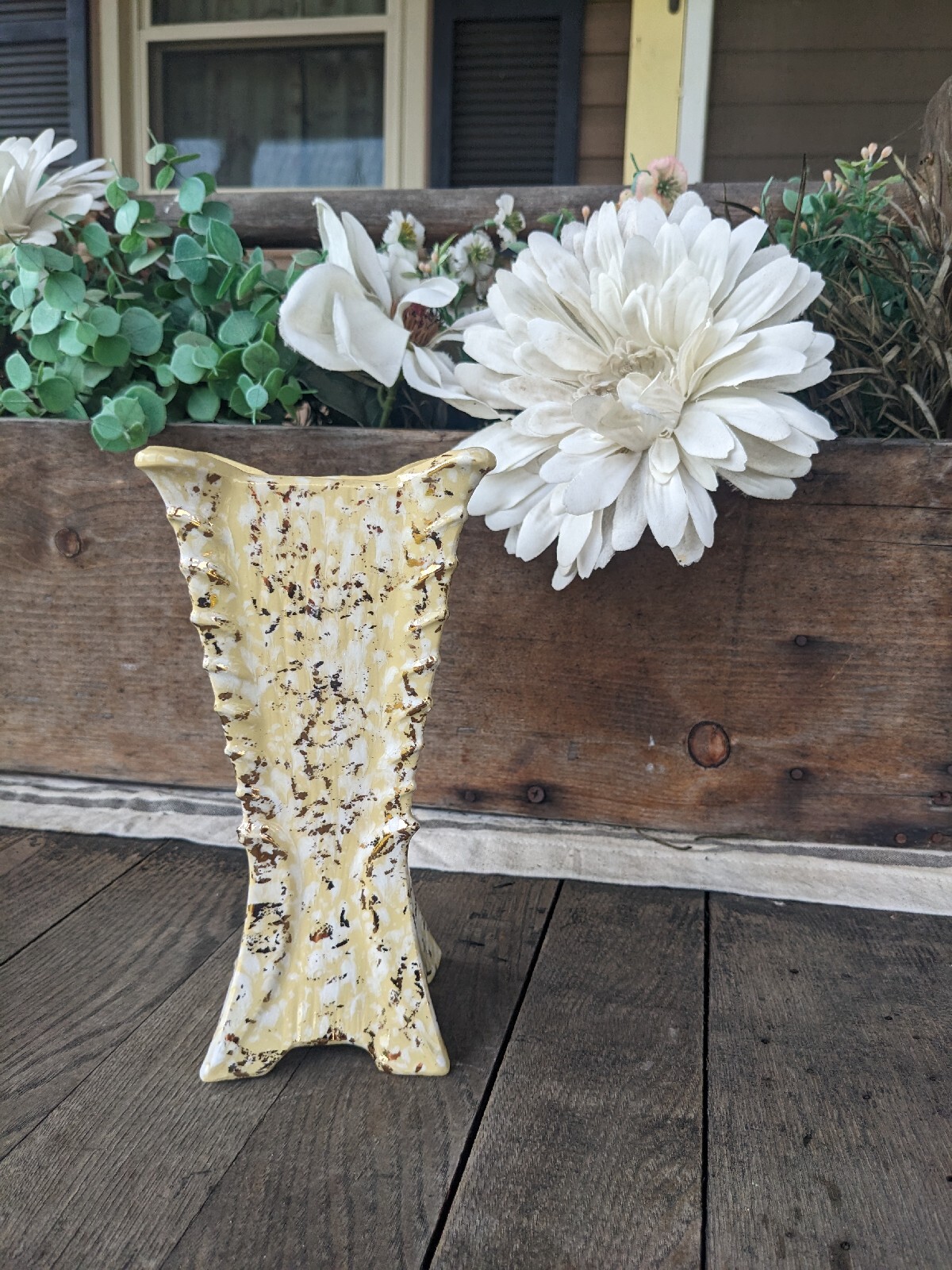 Vintage Savoy China Yellow w/ Hand Decorated 24K Gold Vase. 662 Made