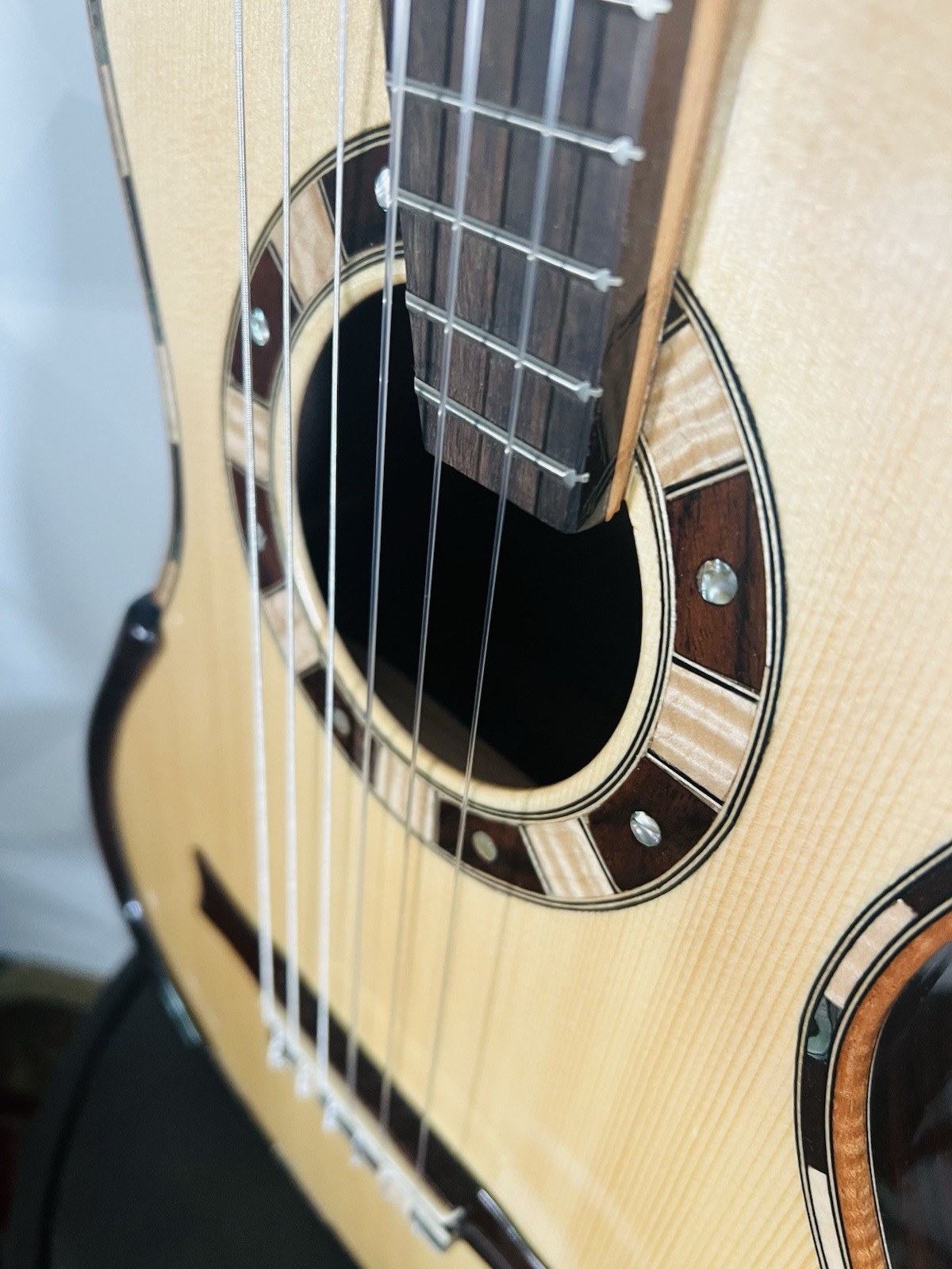 R Rodriguez  Romantic Classical guitar