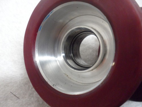 Vintage Set of (8) Maroon Skate Wheels 62mm 38mm 90a Aluminum Hubs - Picture 11 of 14