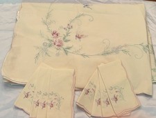 Tessile Embroidered Butterfly Tablecloth 72 X 108 With 8 Napkins