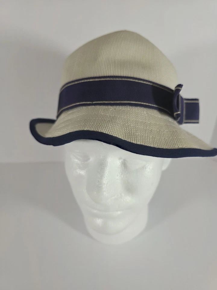 Vtg. Palermo Kangola Zephyr Womens Bucket Hat Cream W/ Navy Band & Bow England - Image 2 of 4