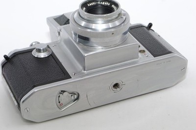 Asahiflex IIa early Japanese SLR camera. Takumar 50mm f3.5 lens