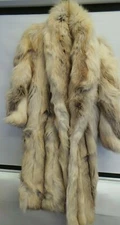 $4900 BEAUTIFUL BRUNO & JOSEPH FURS  FOX FUR COAT  (G62240 EOO) LOC. MZ-8