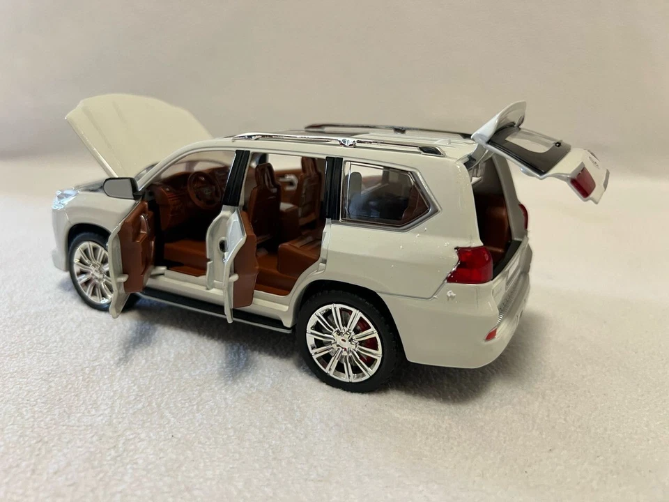 1:24 Lexus LX570 Off Road SUV Diecast Car Model High Simulation Kids Toy Gift - Image 4 of 4