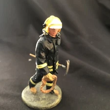 1/32 DEL PRADO COLLECTION  FIREFIGHTER FIREDRESS HELSINKI FINLAND 2003