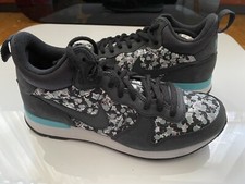 Nike Internationalist Mid Liberty para mujer talla 8