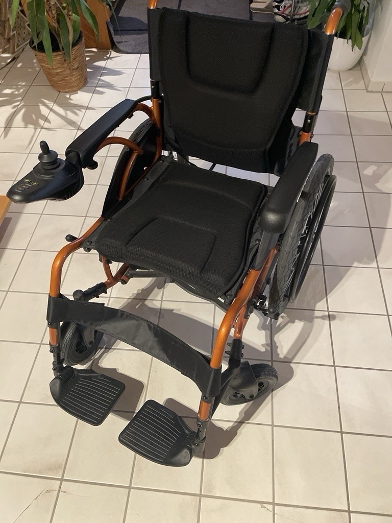MovingStar AllinOne "E" - Elektro-Rollstuhl, -Rollator & Schiebehilfe, faltbar