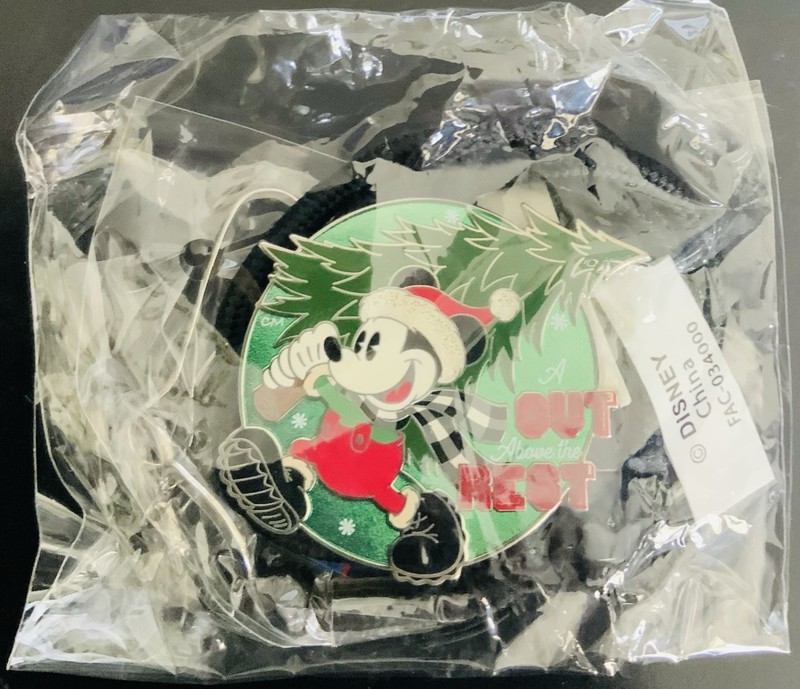 Disney Parks Silver  2019 Limited Release Cast Member Holiday Mickey Lanyard