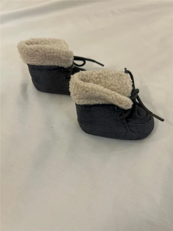 Botines para niño JANIE AND JACK gris pana piel sintética forrados sherpa talla 0 recién nacido Foto 4 de 4