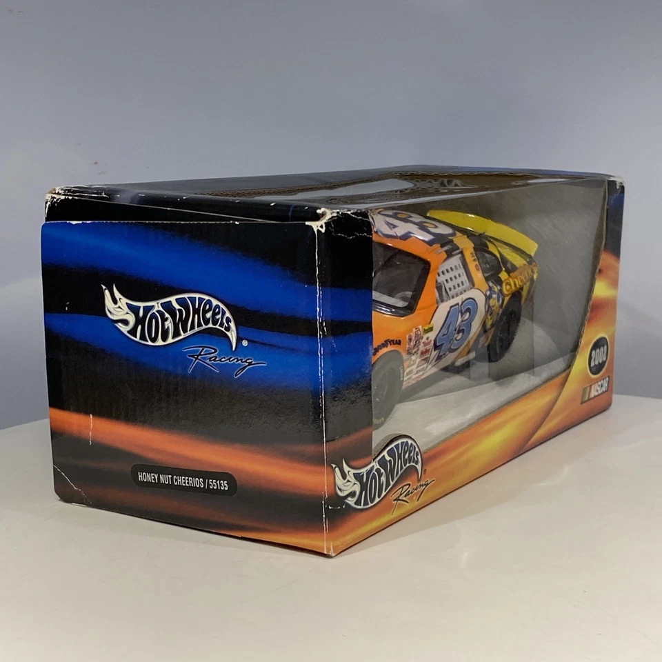 Veículo Hot Wheels Racing 2002 Cheerios #43 John Andretti NASCAR 1:24 fundido vintage - Imagem 2 de 4