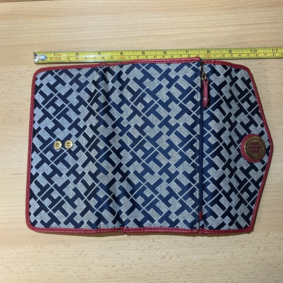 TOMMY HILFIGER WOMENS WALLET  Envelope Wallet  Jacquard Navy/Red - Image 4 of 4