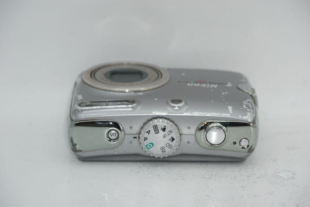 Nikon COOLPIX P4 Silver Compact Digital Camera Tested with