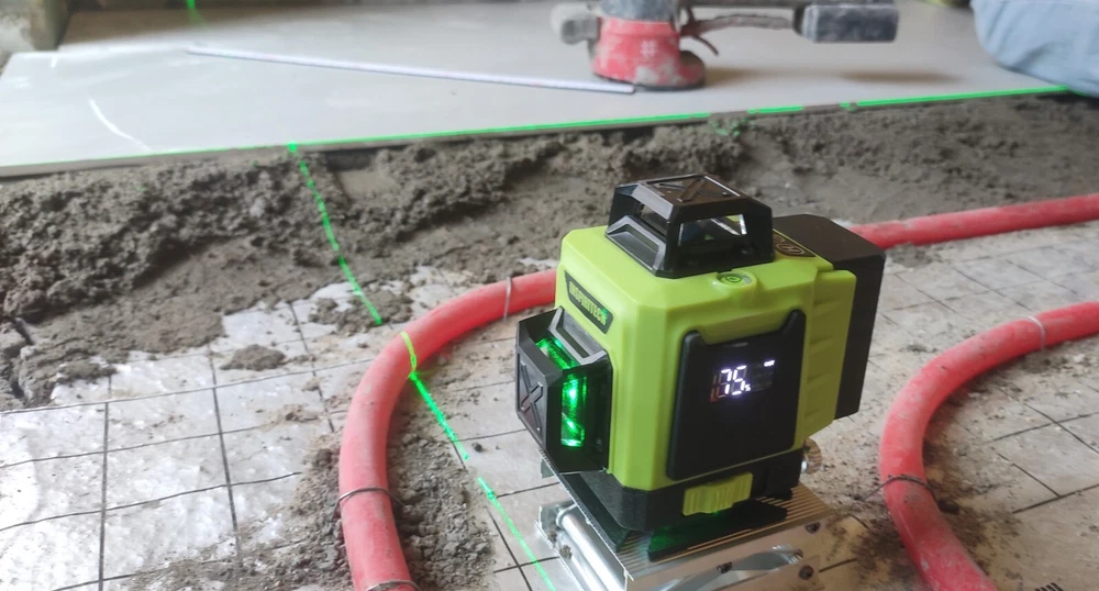 Inspiritech 4x360 Laser Level for Precise Floor Wall and Ceiling Alignment