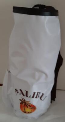 Malibu Rucksack, Malibu Rum, weiß mit Schriftzug und Logo, Freizeit, Neu !