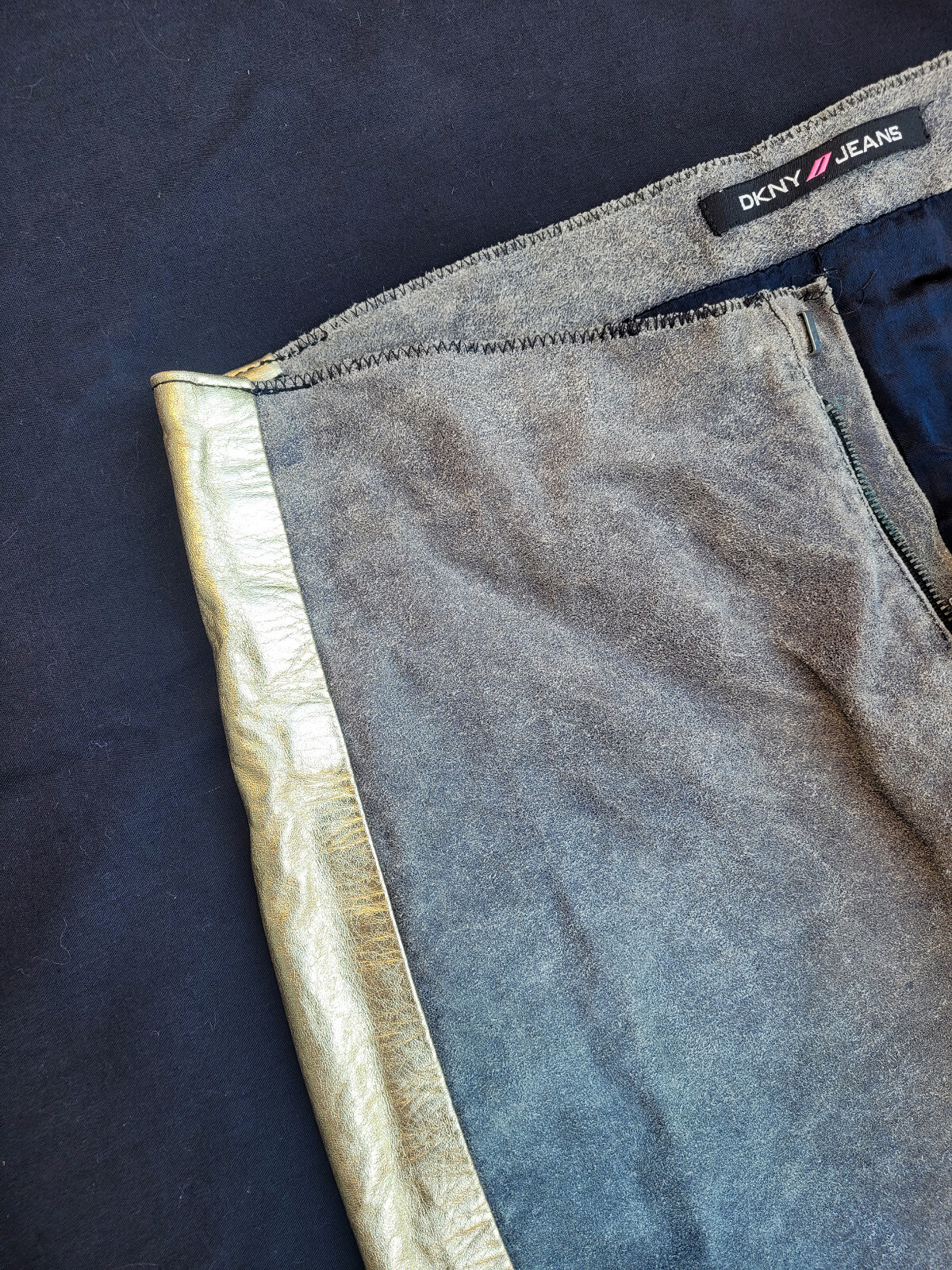 Grey Suede DKNY Mid Rise Jeans Size 3 NEW image 7