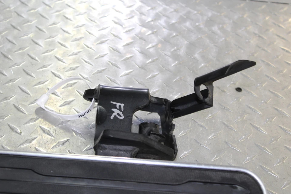 Yamaha V Star 1300 XVS1300CT 2007 Tourer reposapiés delantero derecho clavija paso erupción Foto 4 de 4