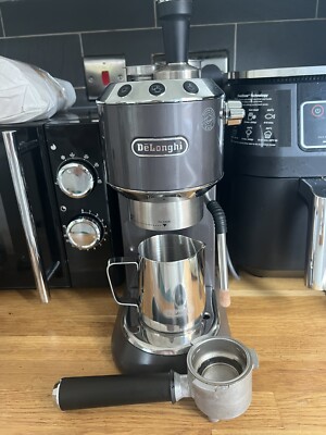 De’Longhi デディカ アルテ EC885J (DEDICA ARTE) De'Longhi Dedica Arte Espresso Coffee Machine (EC885.M