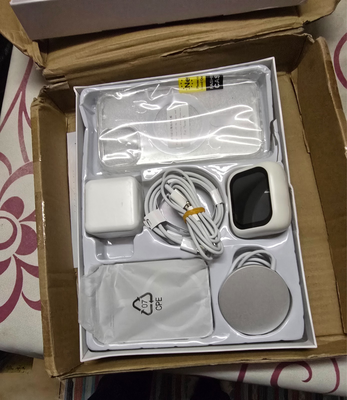 Coffret 6 en 1 iPhone accessoires de charge magsafe et ecouteurs bluetooth - 2