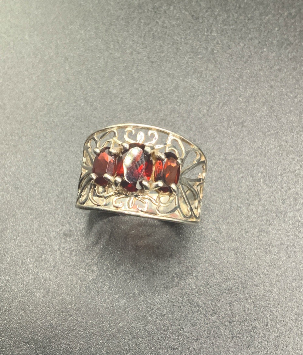 Sterling Silver Ring with Dark Red Gemstones for Elegant Style