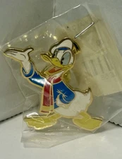 Disney Dlr Cast Exclusive Pin Of The Month March 2006 Donald Duck Pin