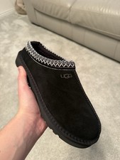 Black UGG