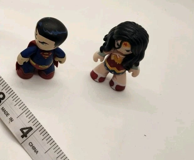 Minifigura serie Mez-itz DC UNIVERSE Wonder Woman y Superman juguetes coleccionables Foto 2 de 3