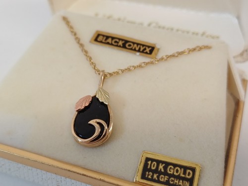 Gold Pendant 10K With Black Onyx Stone And 12K Chain In Box Leaf Wave Design - Picture 5 of 16