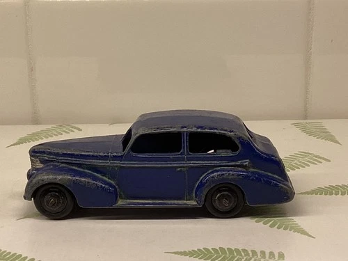 Original Vintage DINKY TOYS OLDSMOBILE 39B BLUE w/BLACK Hubs.  1939 - 1940.
