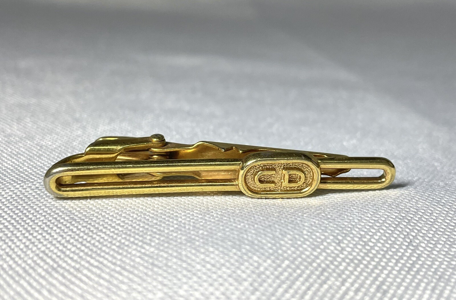 Rare Christian Dior Hollow Out CD Logo Gold Tie Pin Bar Clip