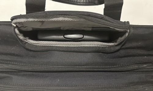 Samsonite Laptop Pillow Series 17 inch Top Loader Wheeler Case - 第 12/18 張圖片